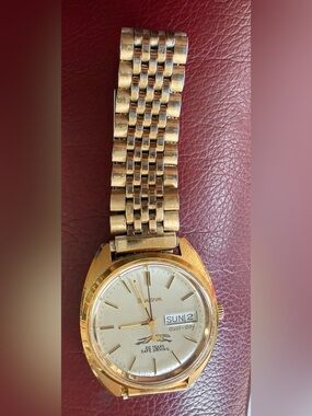 Bulova ETA Auto Gold-Tone Men's Day-Date 20 Year Greyhound Safe Driver.